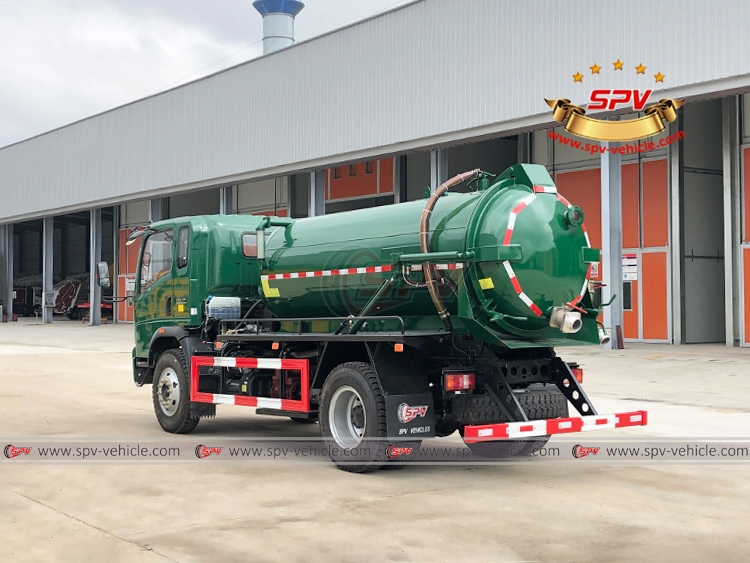 5,000 Litres Sewage Vacuum Truck Sinotruk - LB